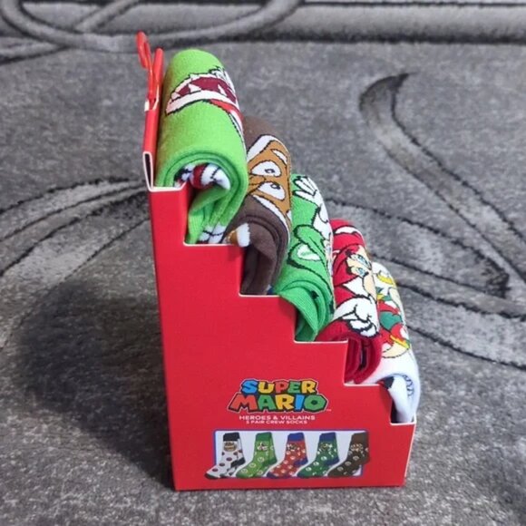 Nintendo licenced product Super Mario heroes and villains socks 5 pack NEW - Picture 2 of 11